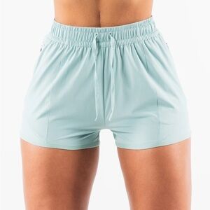 NWOT - Alphalete SWIFT SHORT 4.5"